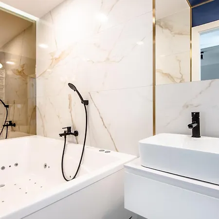 Super-apartamenty Vip Jacuzzi Iii דירה